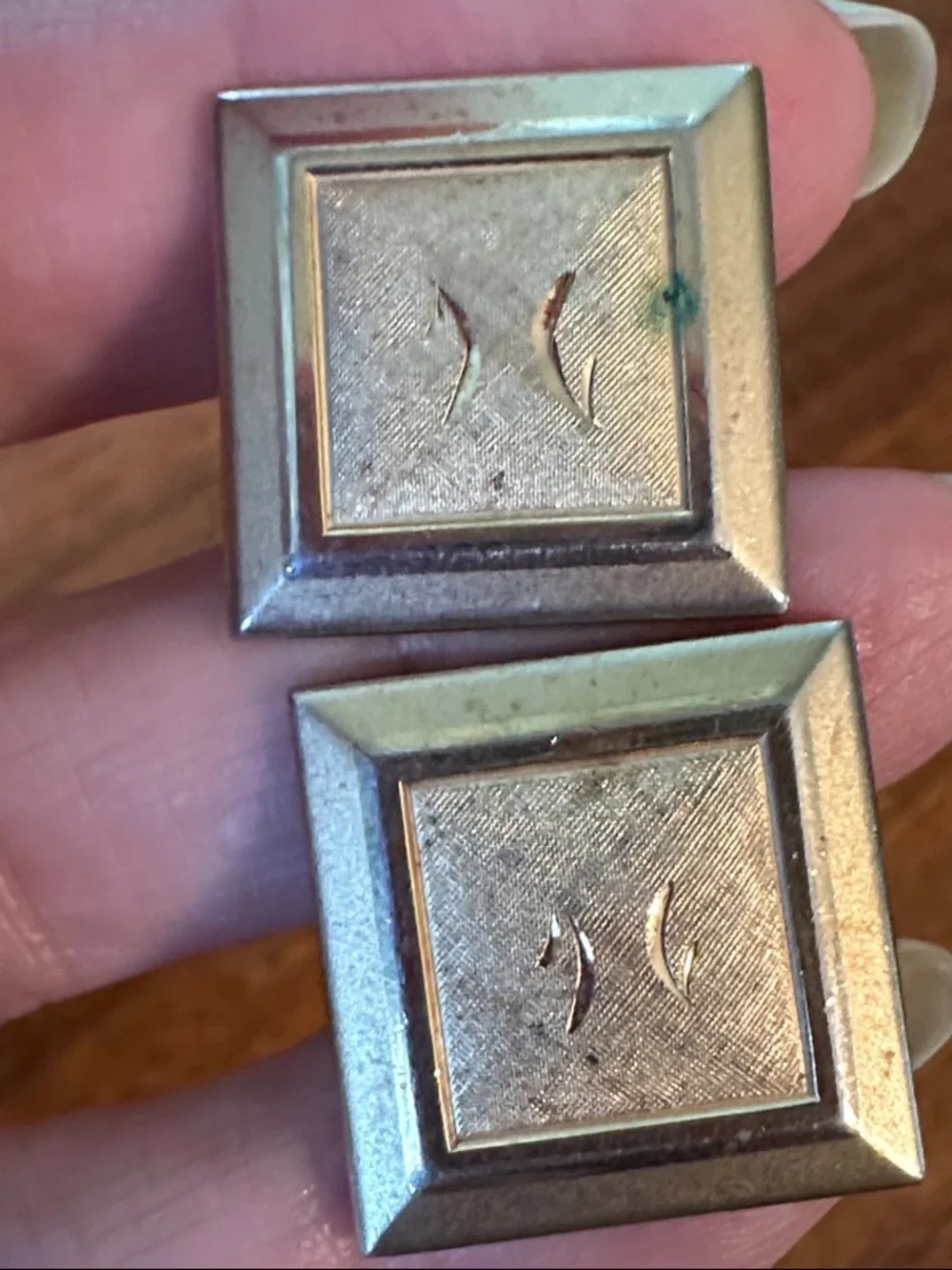 Vintage Mid Century SWANK Gold Tone Etched Square‎ Cuff Links
